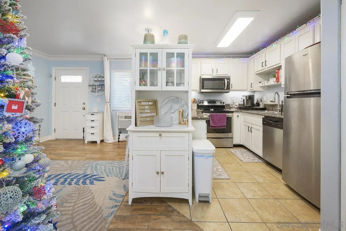 Photo #6: 240028480 Listing 