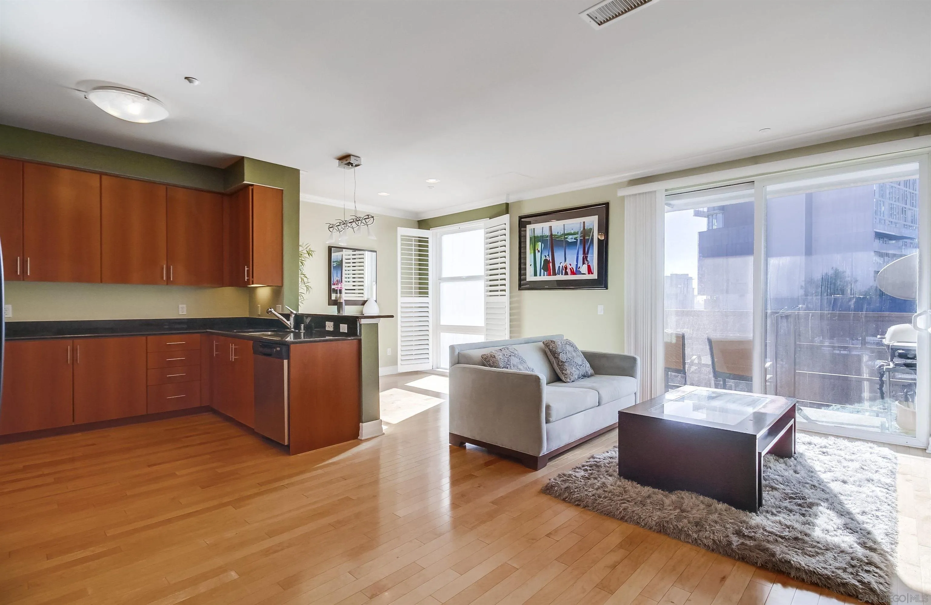 Photo #5: 240028655 Listing 