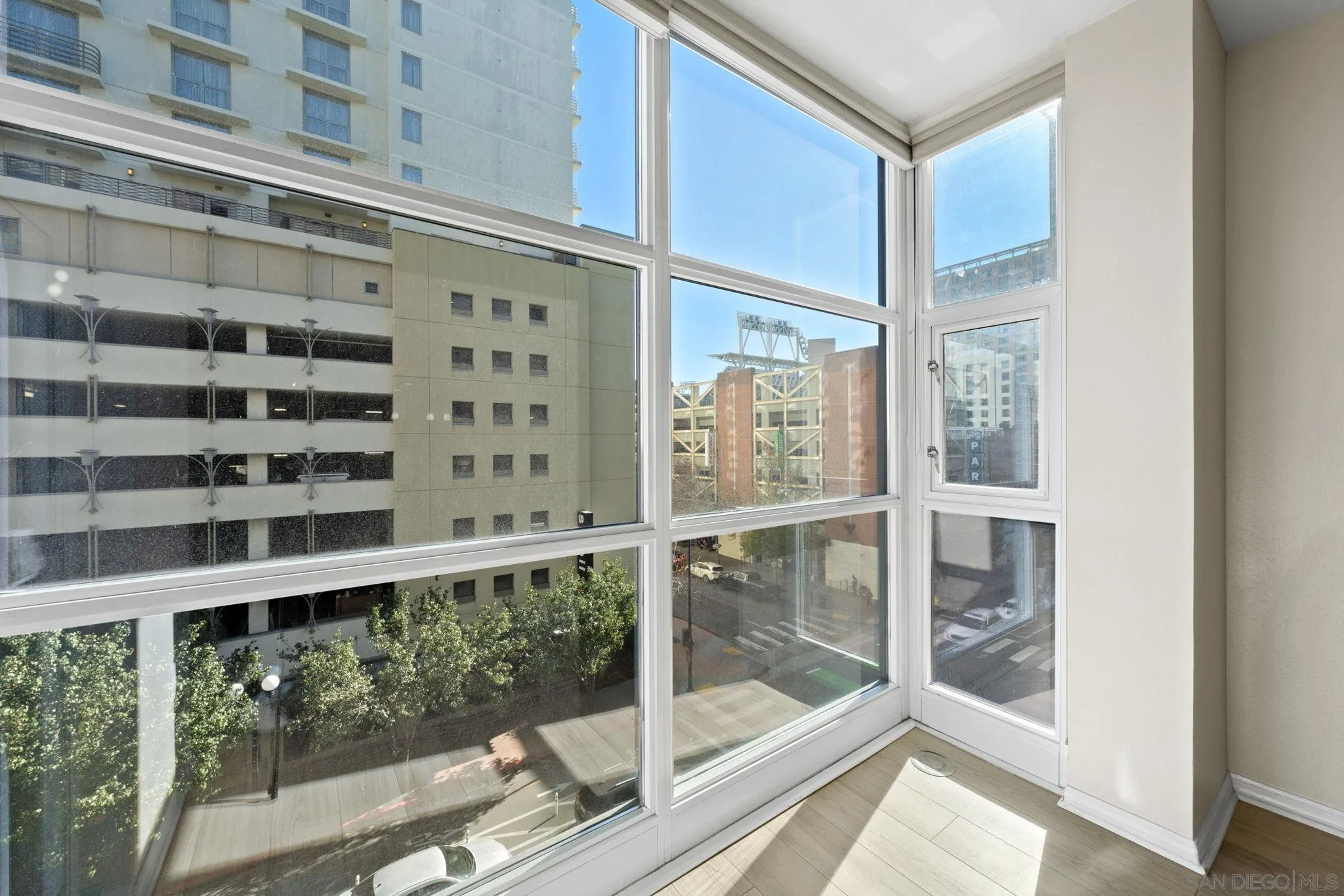Photo #3: 240028740 Listing 