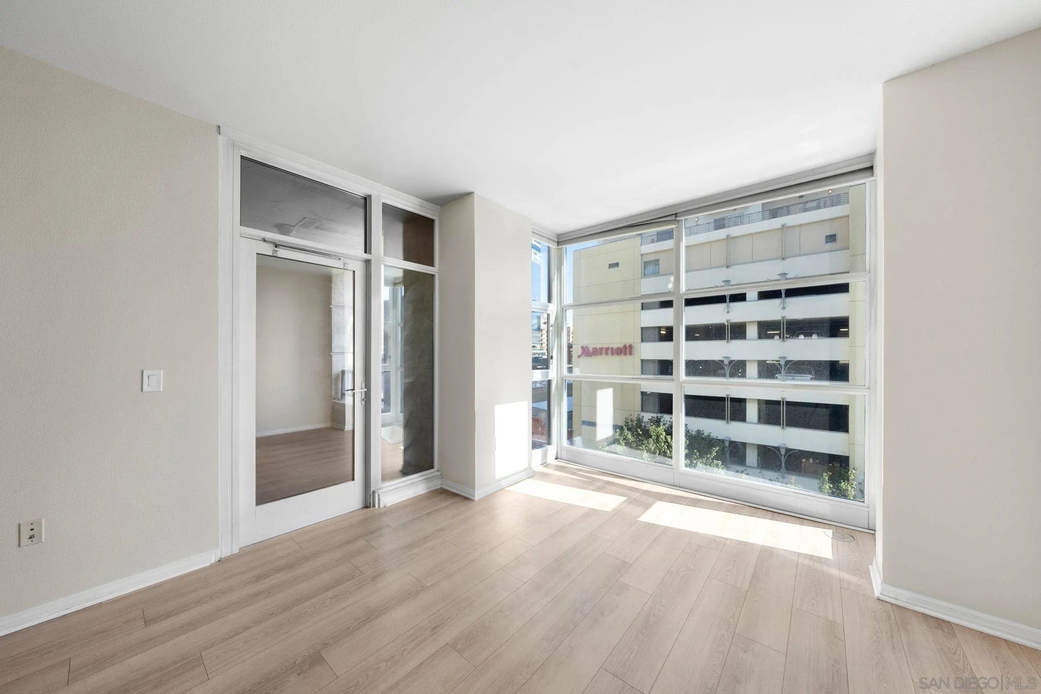 Photo #6: 240028740 Listing 