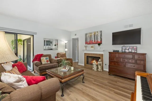 https://cdn.realtyfeed.com/cdn/0/306179627/20cba49678376c2d361d73955ce92620.webp