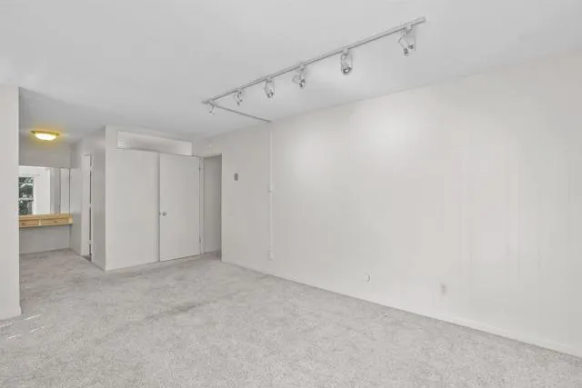 https://cdn.realtyfeed.com/cdn/0/306182361/440599d5a5bfb1e739f5aad9e57eef8b.webp