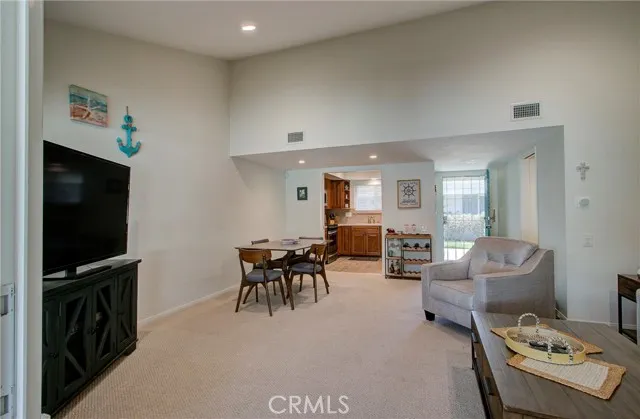 Photo #5: OC24094282 Listing 