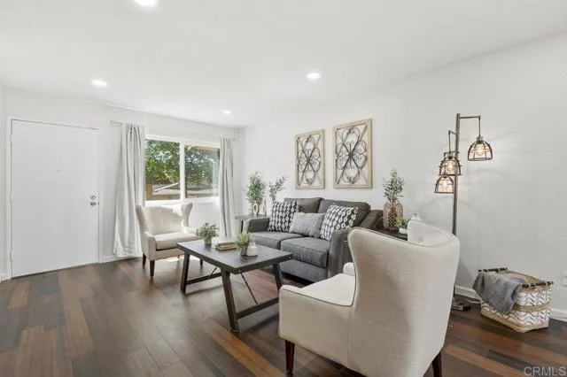 Photo #2: PTP2403830 Listing 