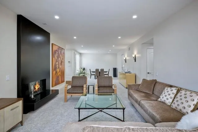 https://cdn.realtyfeed.com/cdn/0/306209145/146623f63e93a31596282ff141eec4d0.webp