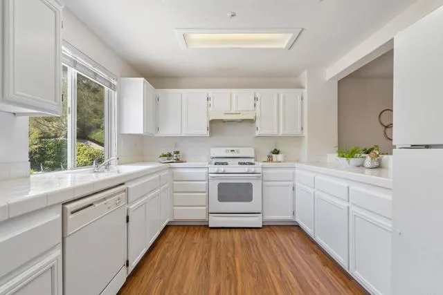 https://cdn.realtyfeed.com/cdn/0/306215894/502686a17badd81b337aa25a88987148.webp