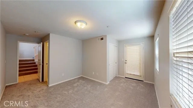 Photo #5: OC24128275 Listing 