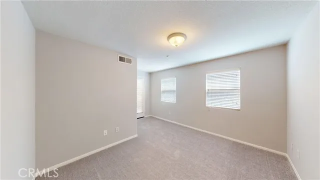 Photo #4: OC24128275 Listing 
