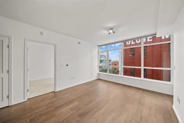 Photo #5: PTP2404541 Listing 