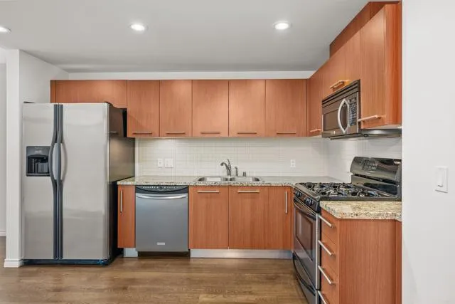 Photo #4: PTP2404541 Listing 