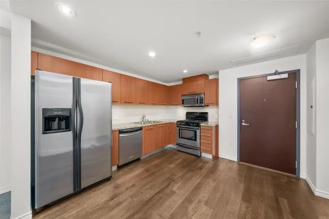 Photo #3: PTP2404541 Listing 