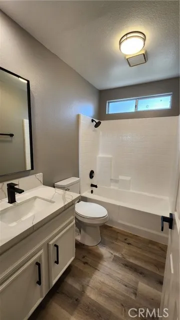 Photo #5: ND24159883 Listing 