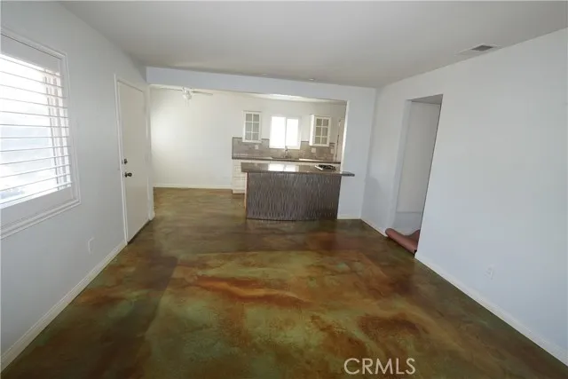 Photo #4: SR24160610 Listing 