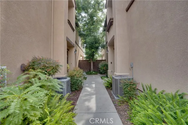 Photo #2: OC24165007 Listing 
