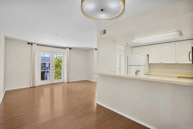 Photo #5: PTP2404818 Listing 