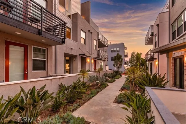 Photo #2: SR24167191 Listing 