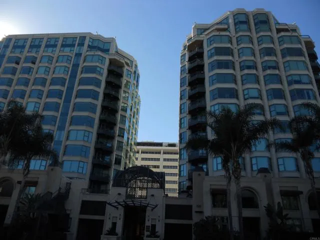 MLS: PTP2405163 Condo For Sale