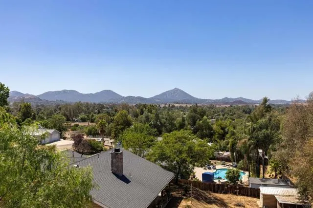 https://cdn.realtyfeed.com/cdn/0/306251227/a52d06a759524118242bd712ad136276.webp