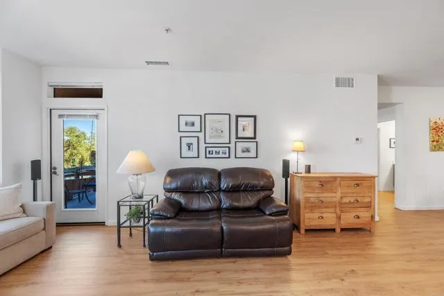 https://cdn.realtyfeed.com/cdn/0/306287530/420f11ed171ac1c80b1c80d5f7ccfe3c.webp
