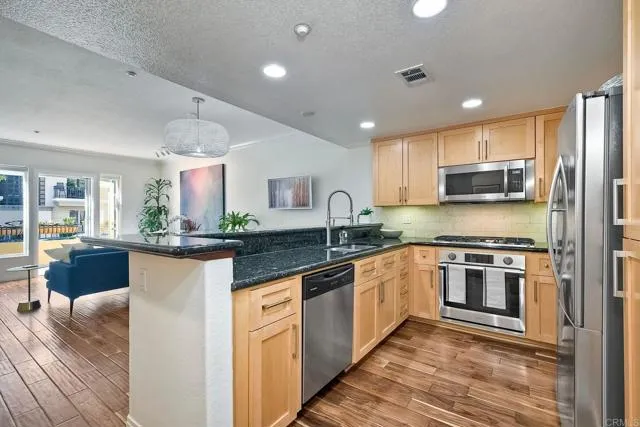 Photo #2: NDP2409300 Listing 