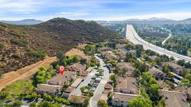 https://cdn.realtyfeed.com/cdn/0/306303792/62f2de8b3b4aea4a98618a353bde8cd8.webp