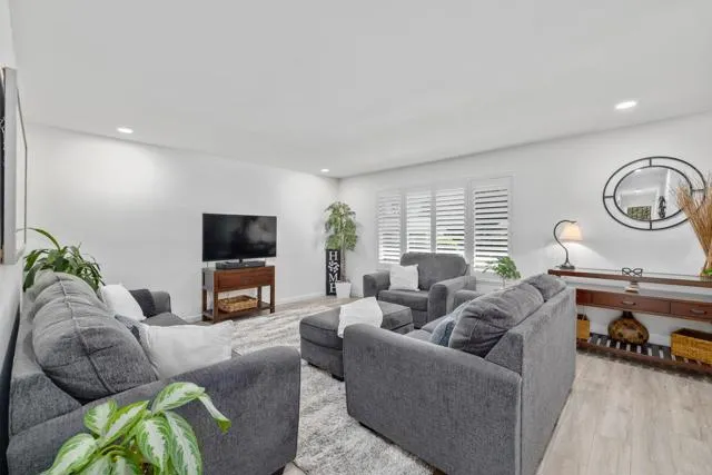 Photo #4: NDP2409905 Listing 