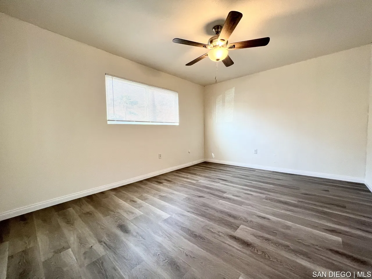 Photo #6: SDC0000888 Listing 