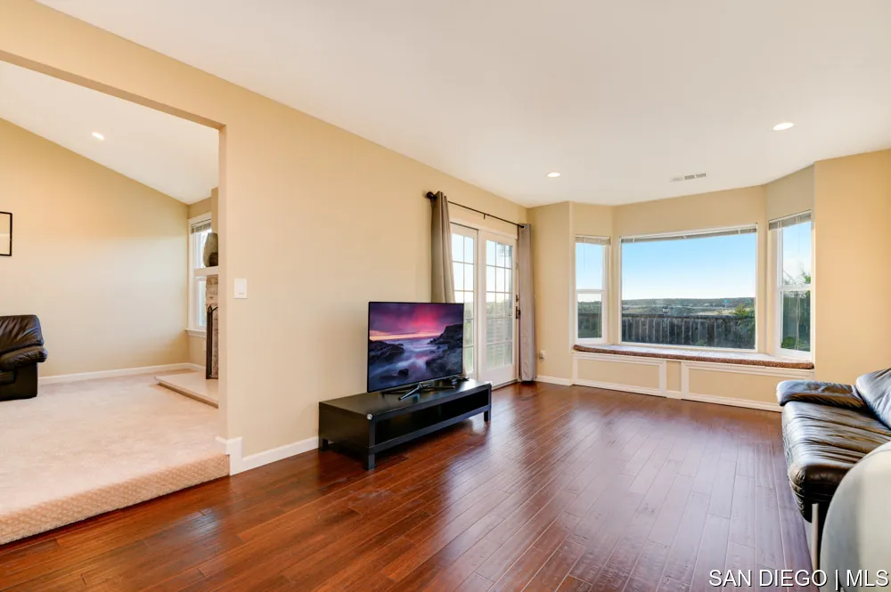 https://cdn.realtyfeed.com/cdn/0/700000872/77fc3b28c35d4411ae433c53f7918303.webp