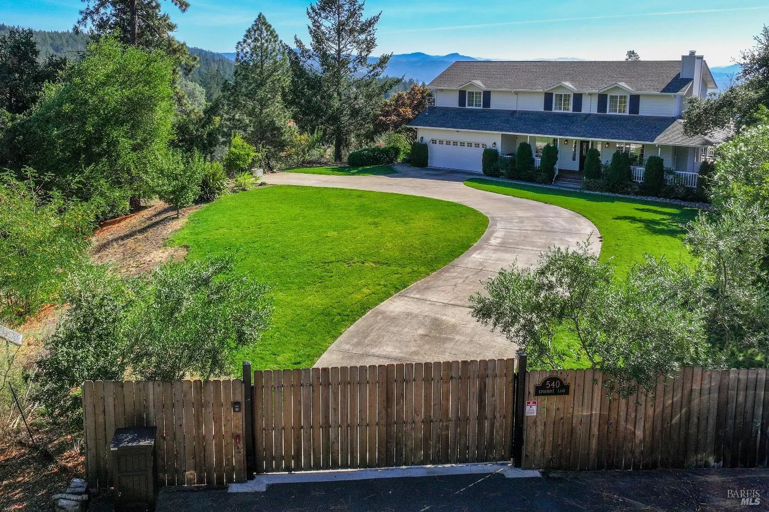 540 Edgemont Lane - 5bd/3ba, 2,631 sqft - in Angwin, CA