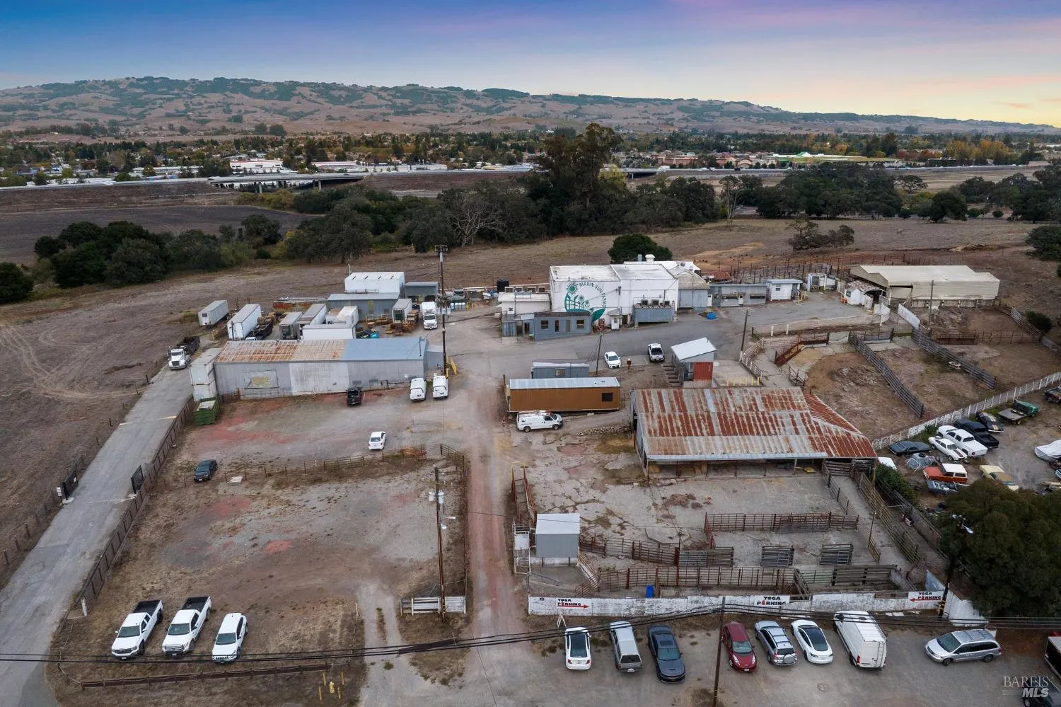 1522 Petaluma N Boulevard - in Petaluma, CA