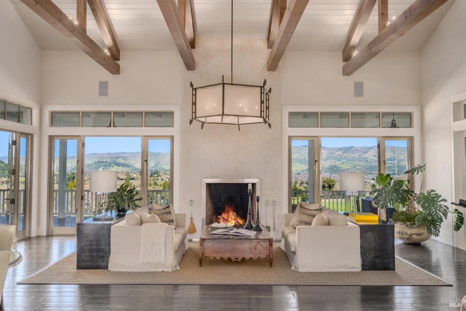 3075 Dry Creek Road - 7bd/10ba, 7,766 sqft - in Napa, CA