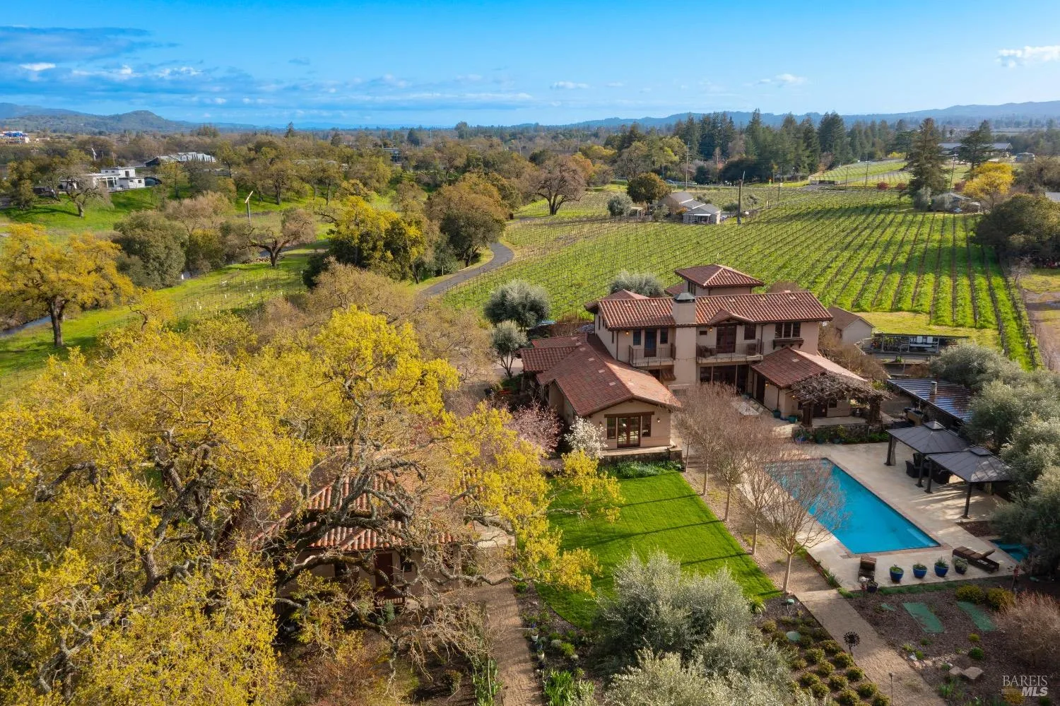 4054 Silverado Trail - 8bd/9ba, 6,574 sqft - in Napa, CA
