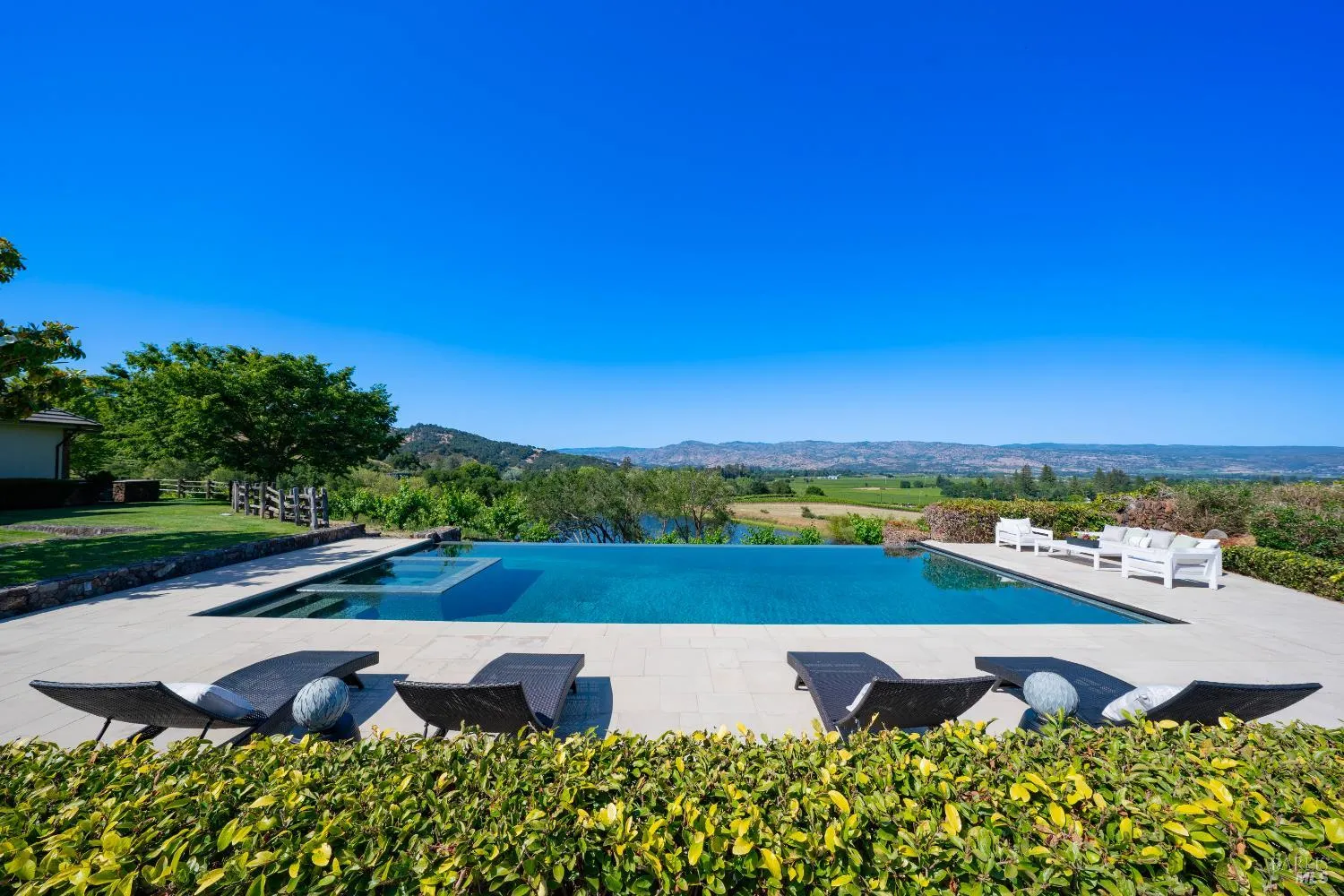 3211 Dry Creek Road - 5bd/8ba, 6,535 sqft - in Napa, CA
