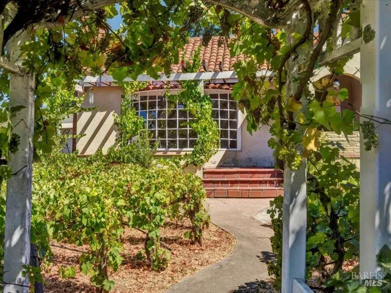 315 N White Cottage N Road - 3bd/2ba - in Angwin, CA