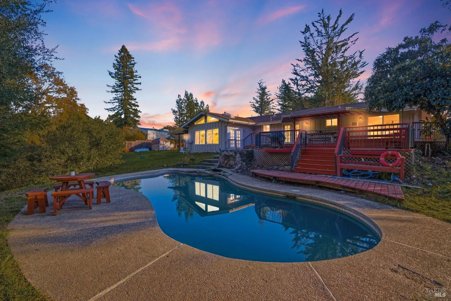 6404 Guerneville Road - 3bd/3ba, 1,750 sqft - in Sebastopol, CA