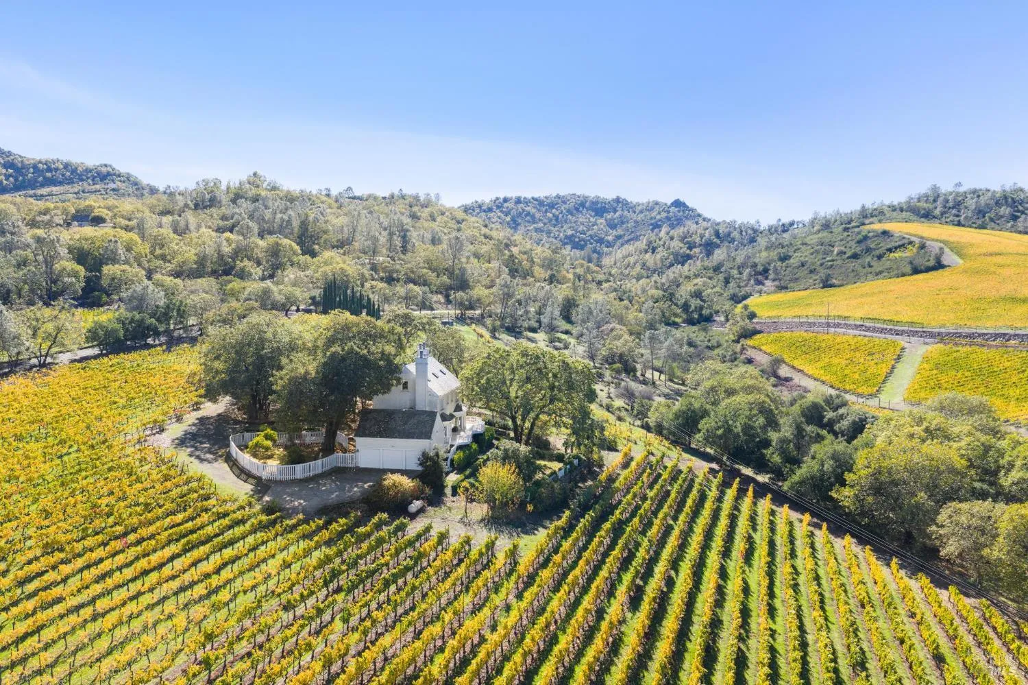 3265 Soda Canyon Road - 5bd/5ba, 5,487 sqft - in Napa, CA