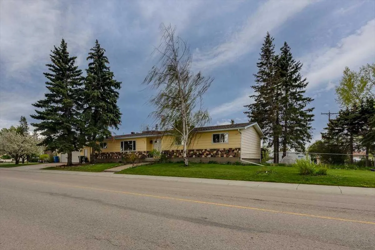 1203 Gough Road, Carstairs