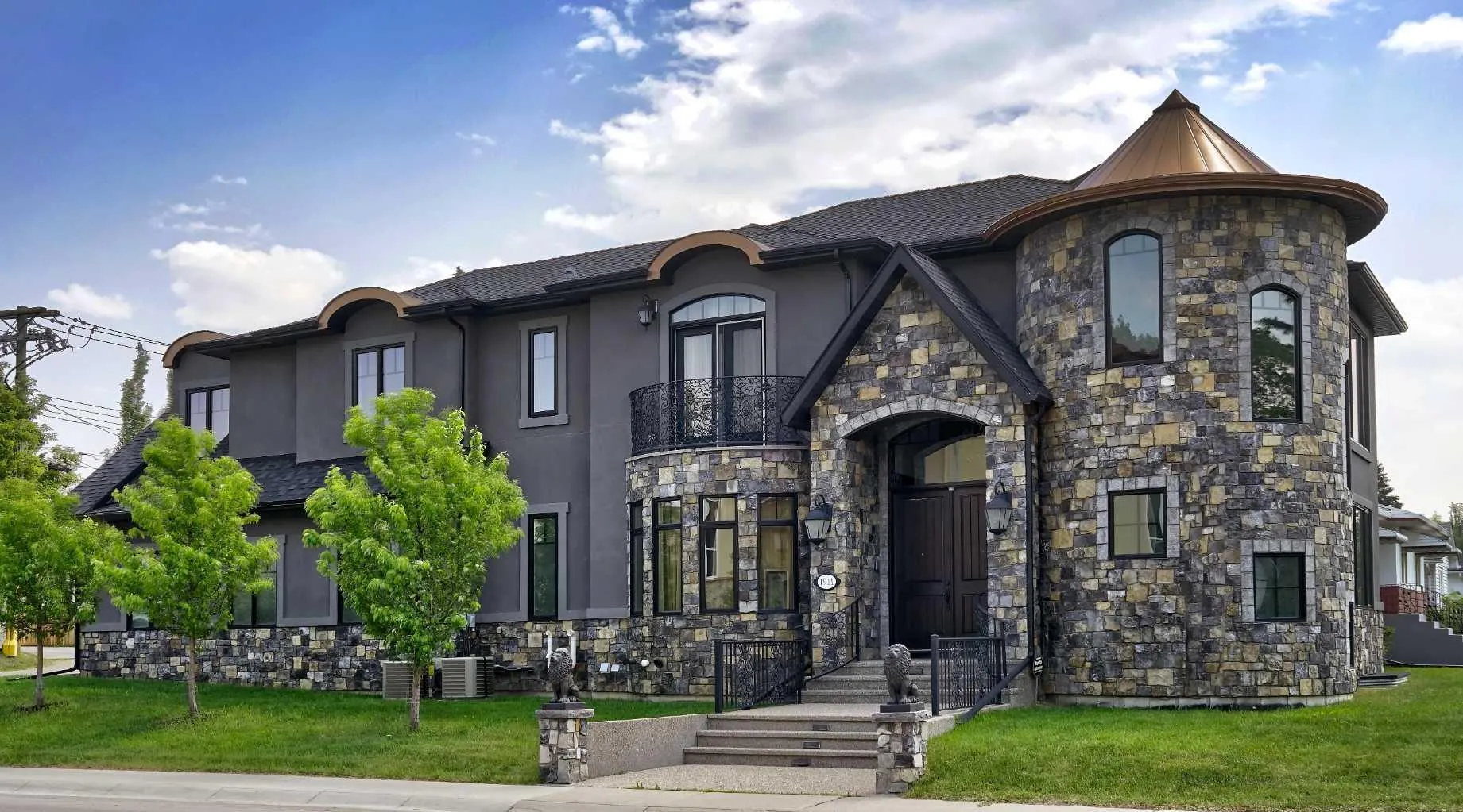 1911 13 Nw Avenue, Calgary