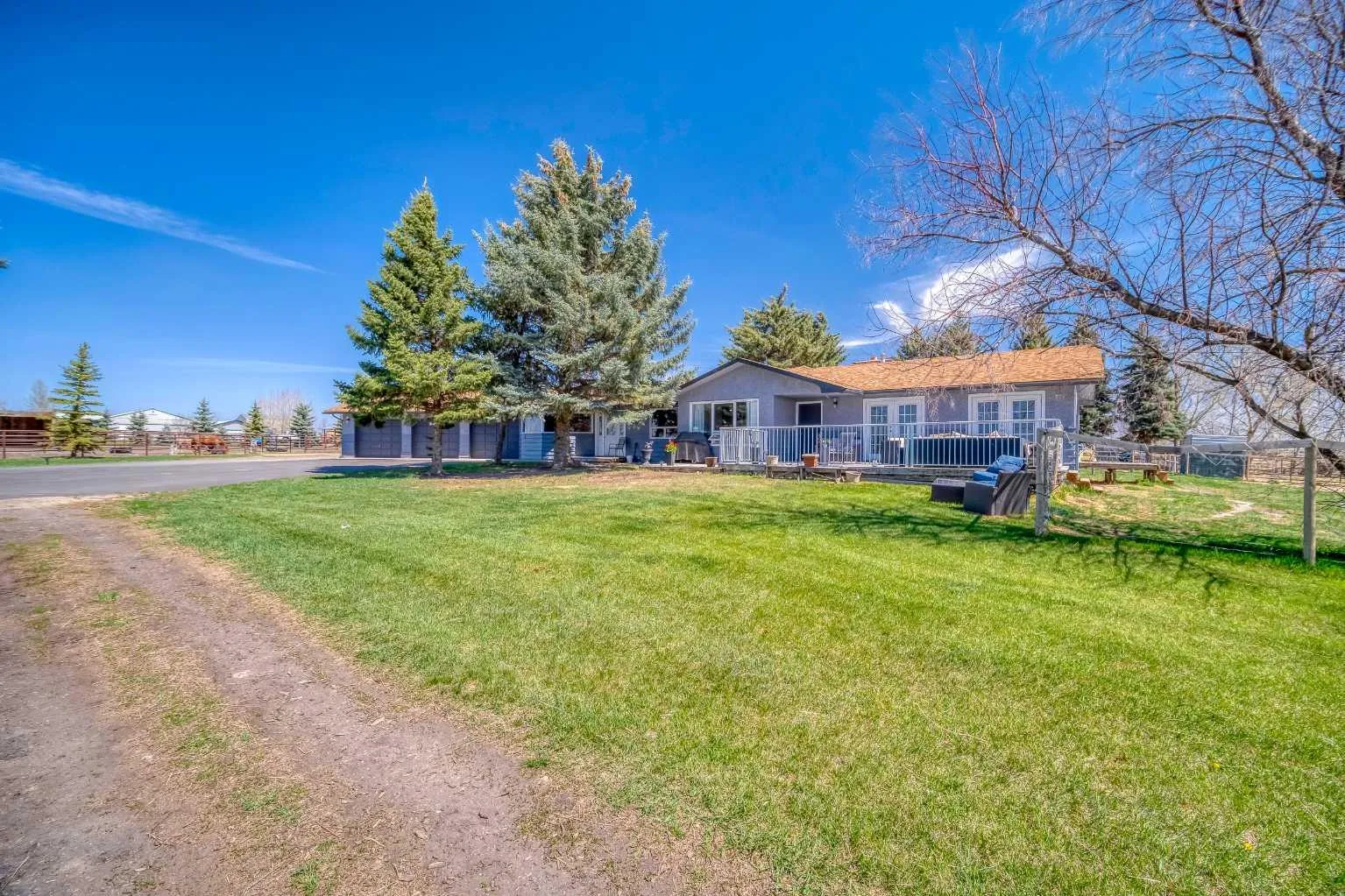 354142 48 E Street, Foothills County