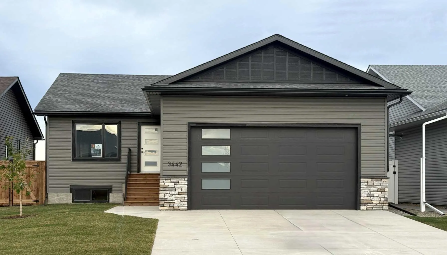 3442 Victory Way, Olds