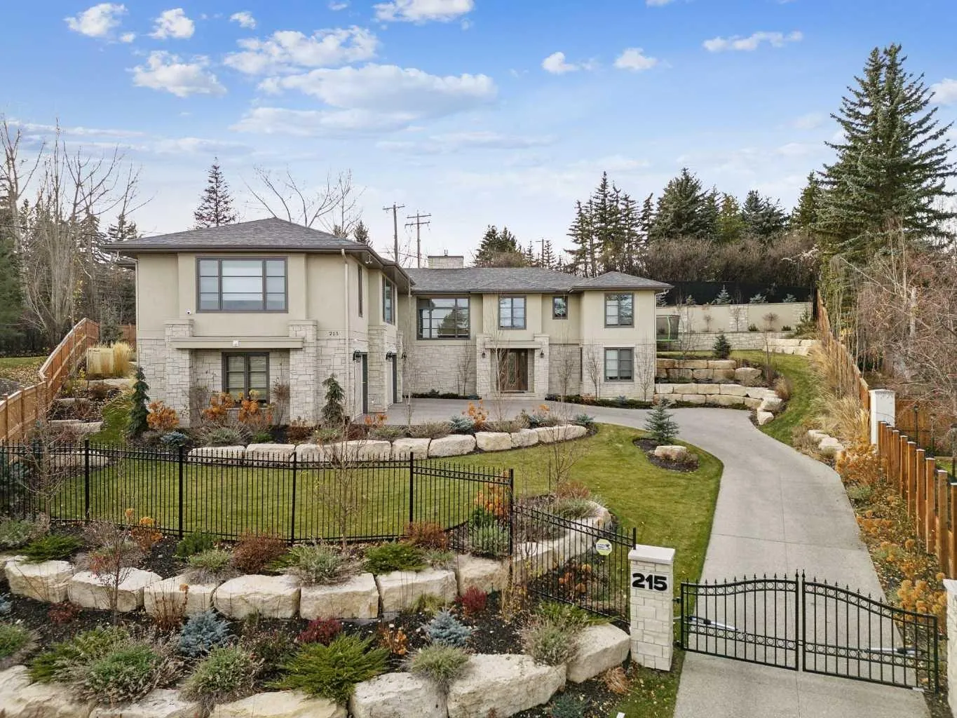 215 Patton Sw Court, Calgary