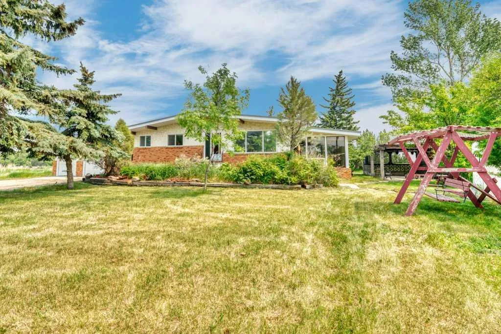 121 Cousin Street, Wheatland County