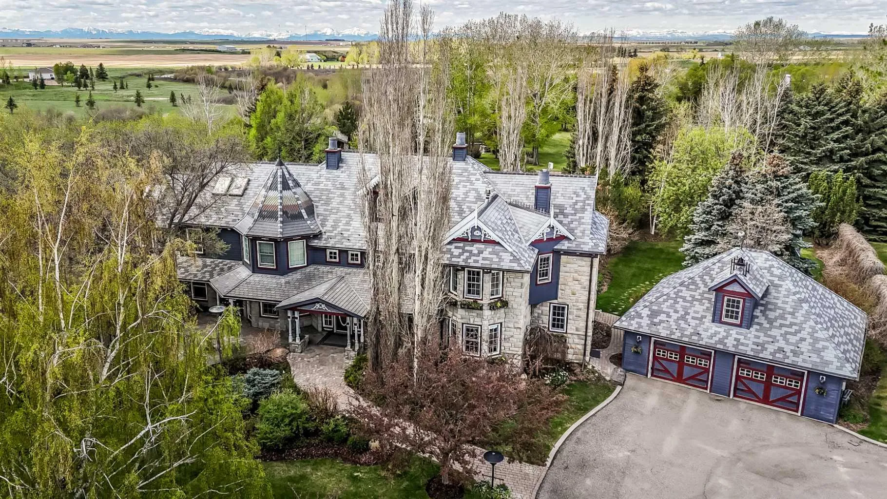 546017 104 E Street, Foothills County