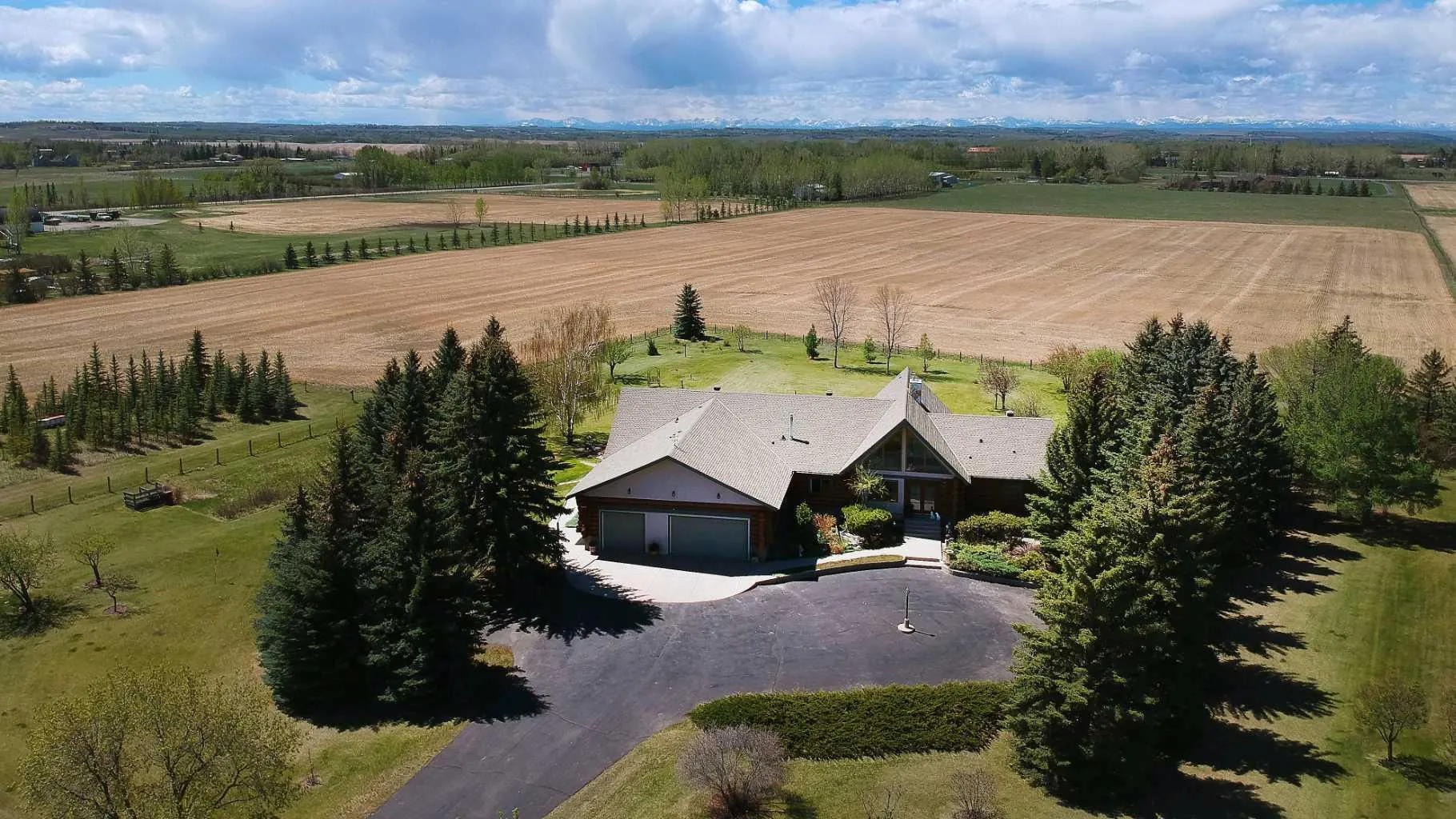 226101 88 E Street, Foothills County
