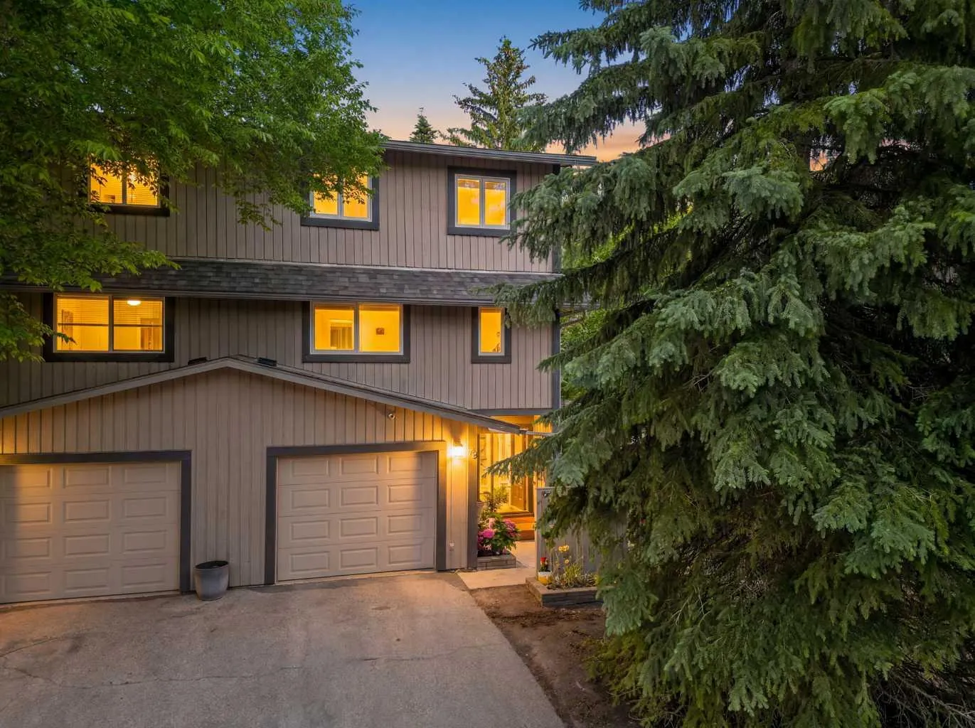 27 Silver Springs Nw Drive Unit 68, Calgary