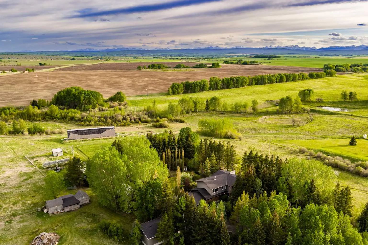 4 West Meadows Estates Road, Rocky View County