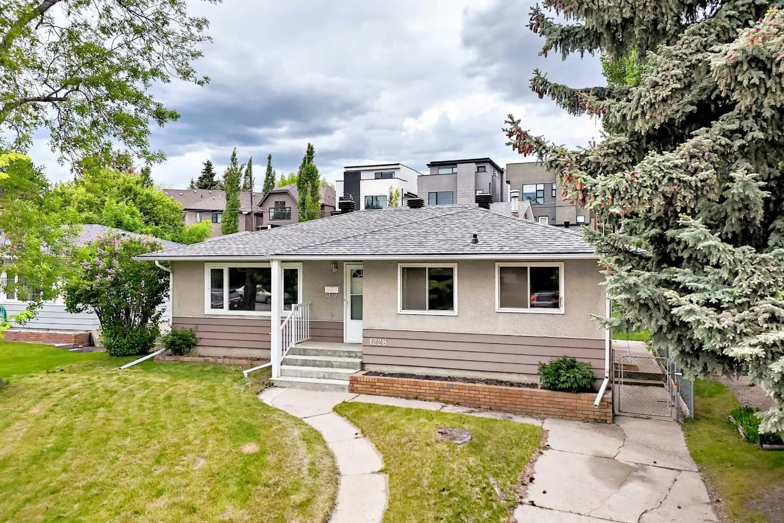 1228 Rosehill Nw Drive, Calgary