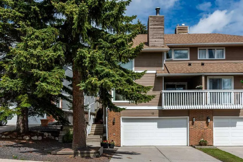 11 Stradwick Sw Place, Calgary