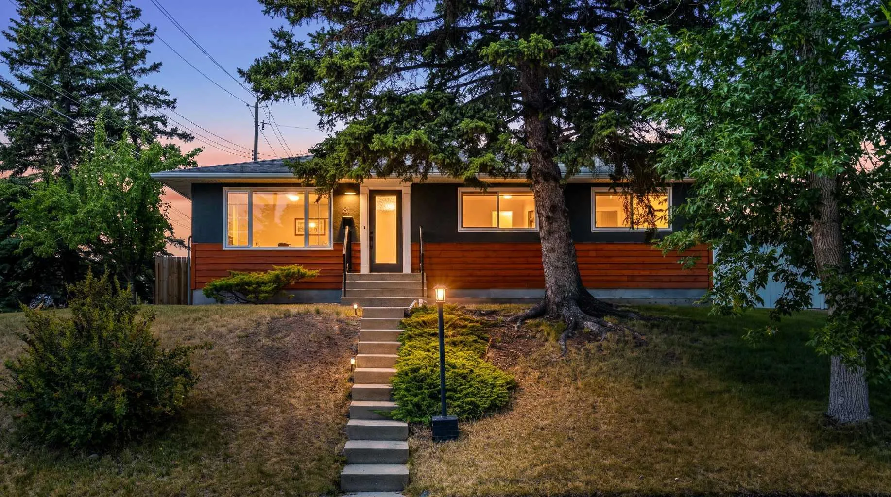 81 White Oak Sw Crescent, Calgary