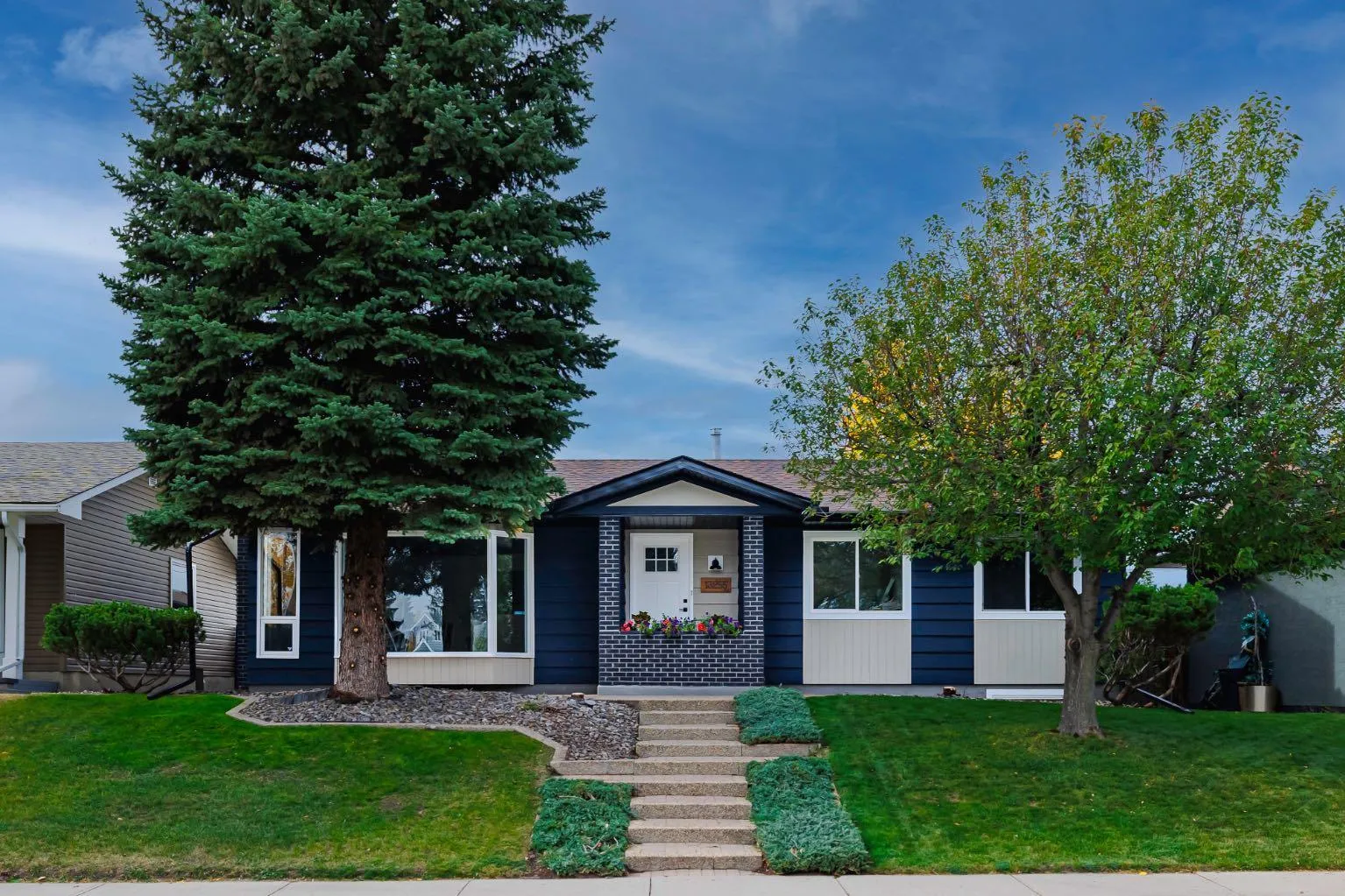 13255 Lake Lucerne Se Road, Calgary